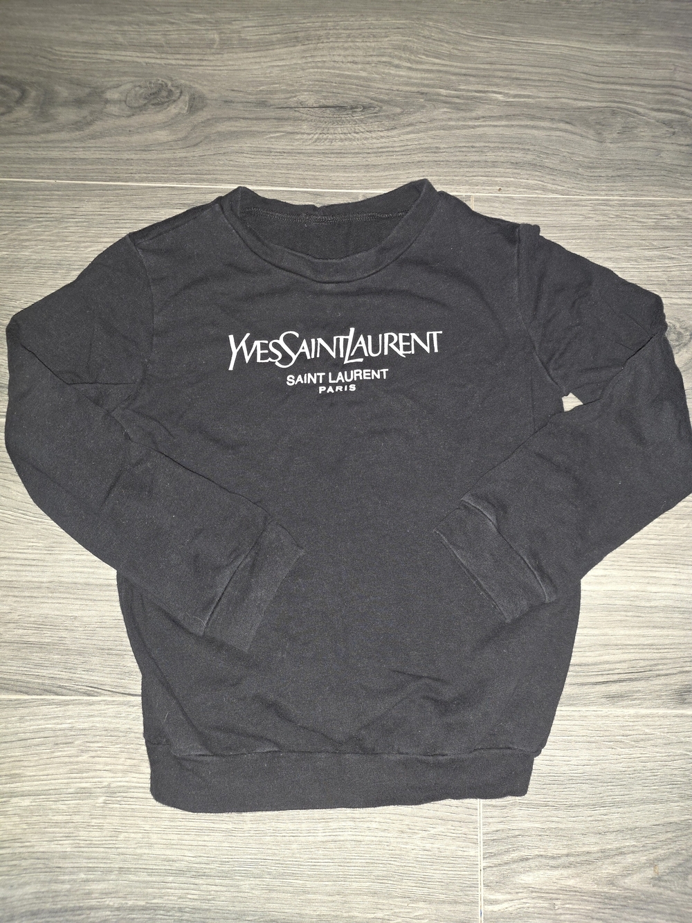 Crewneck sweatshirt. Boutique kids size 6-7. Like new!